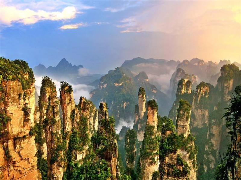 张家界旅游:自然风光与人文历史的完美交融